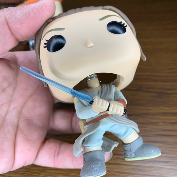 Funko POP Vinyl Bobble Head Figure- Star Wars- Rey With Light Saber #104 - Picture 6 of 6